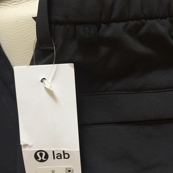 NWT LULULEMON AXIOM PANT DARK CARBON GREY SIZE 28 - Picture 5 of 6